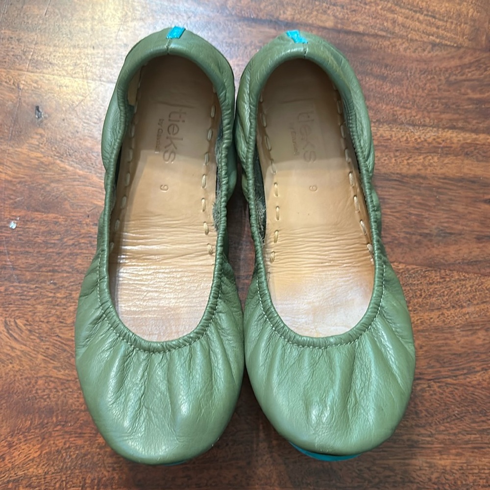 Olive Tieks Size 9